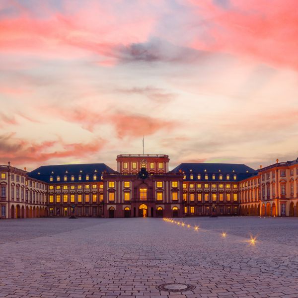 Hier findet ihr bald die Bilder der Fachschaft 2026/2027!